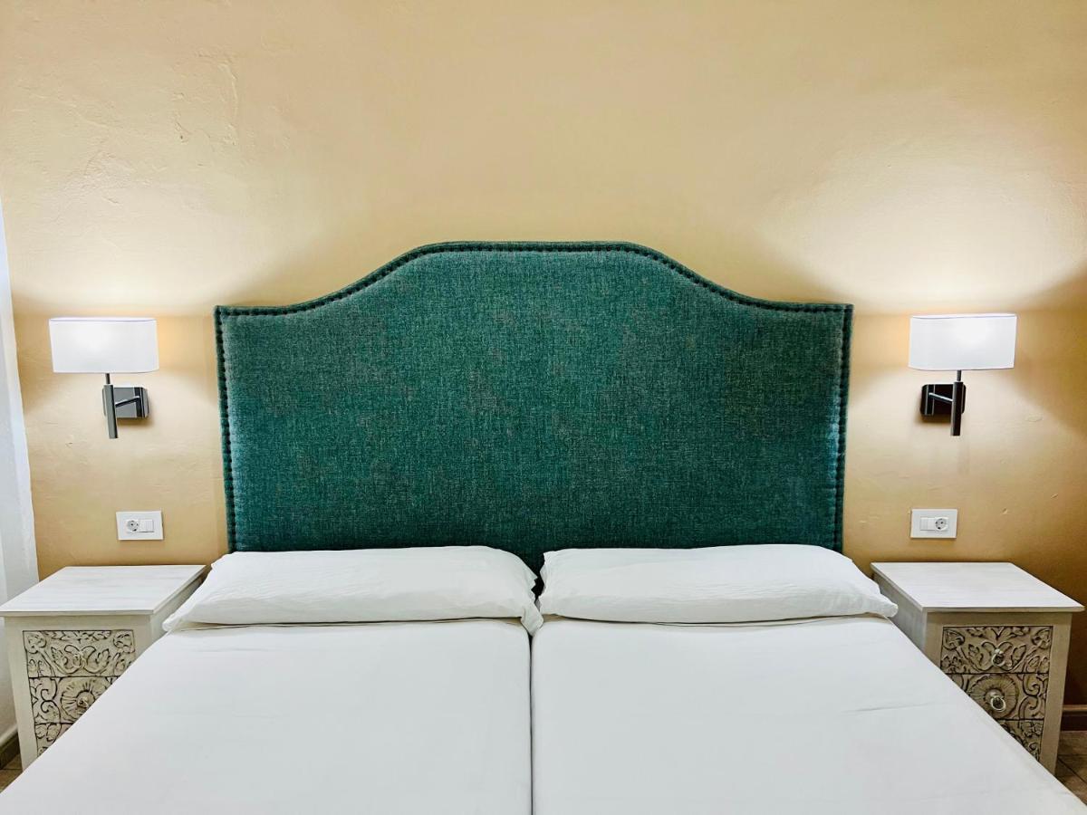 Apartamentos Frontera